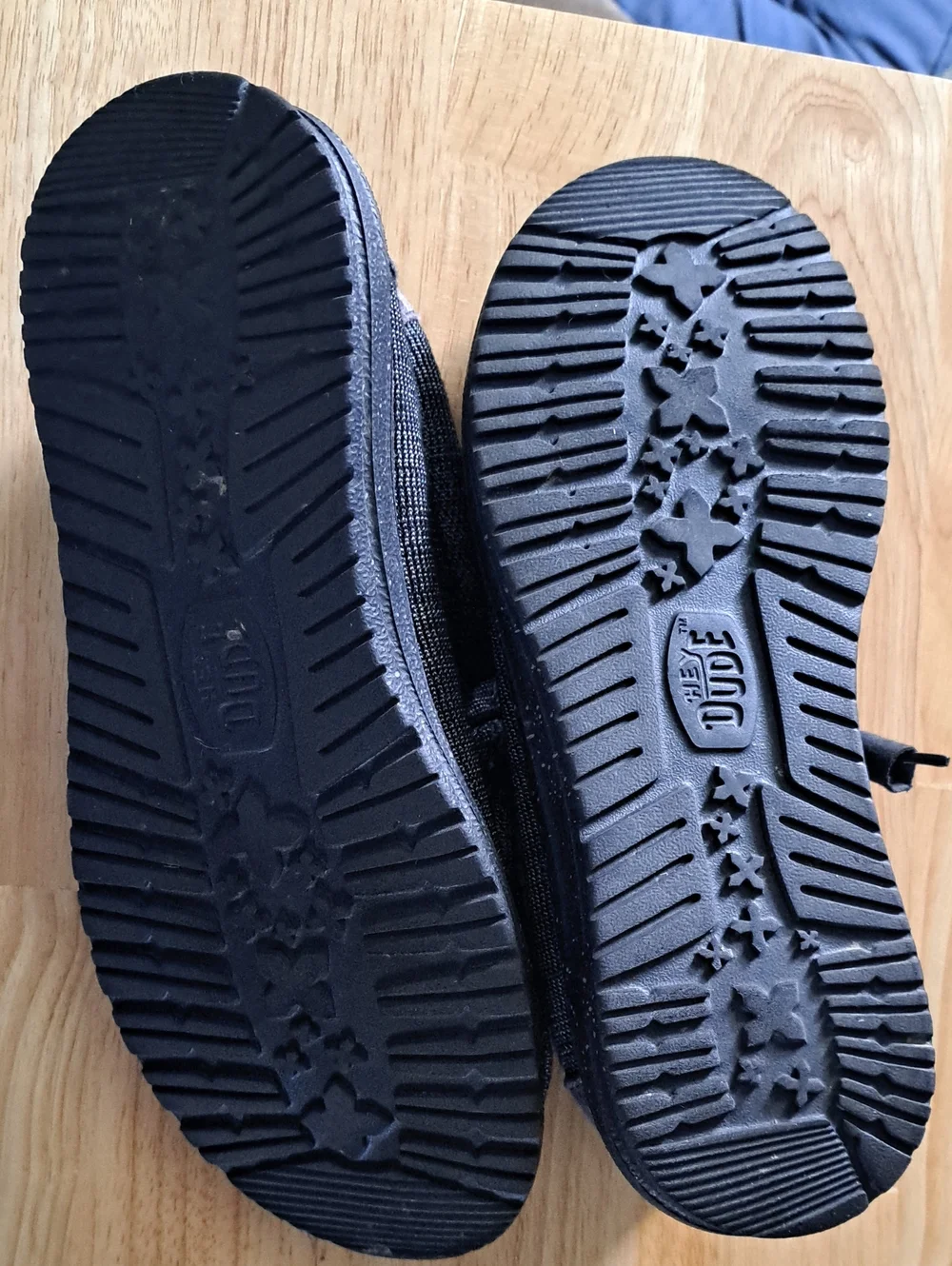 Hey Dude Mens Black Woven Slip-Ons
